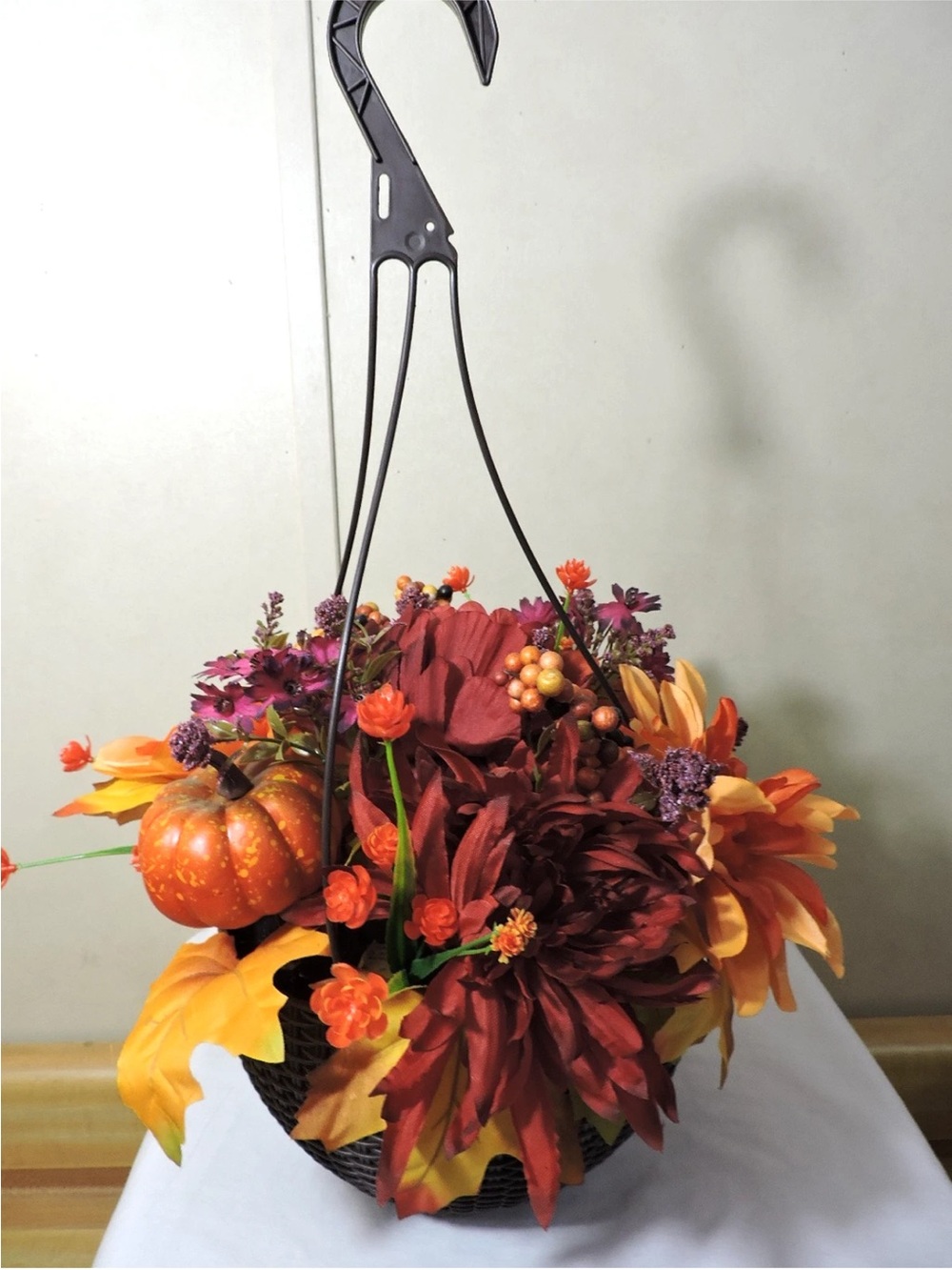 Artificial Hanging Flowers Basket Faux Fall Decor NWT Beautiful Flower Basket - Picture 4 of 5